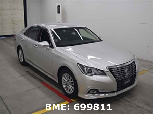 TOYOTA CROWN ROYAL SALOON