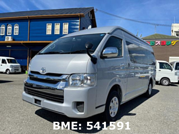 TOYOTA HIACE COMMUTER