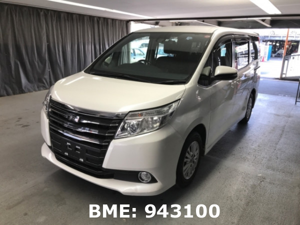 TOYOTA NOAH