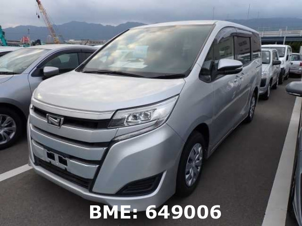 TOYOTA NOAH