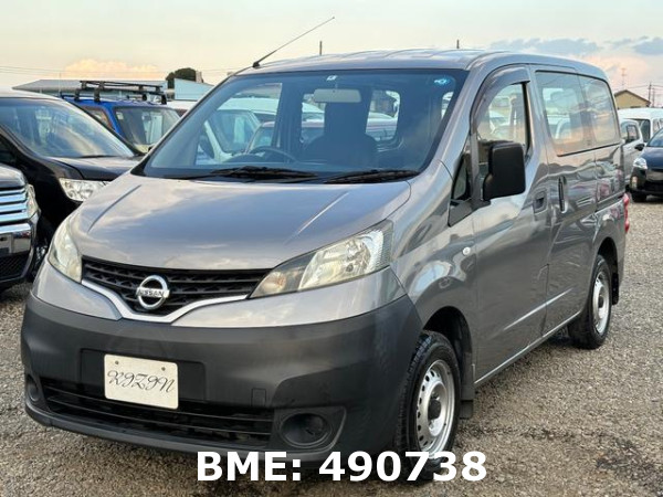 NISSAN NV200