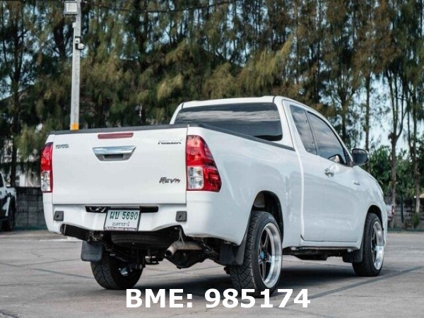 TOYOTA HILUX 2.4