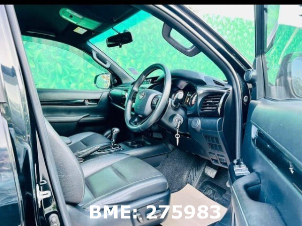 TOYOTA HILUX 2.4