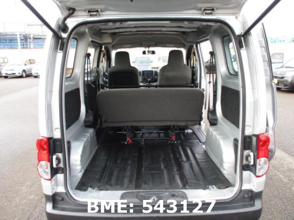 NISSAN NV200