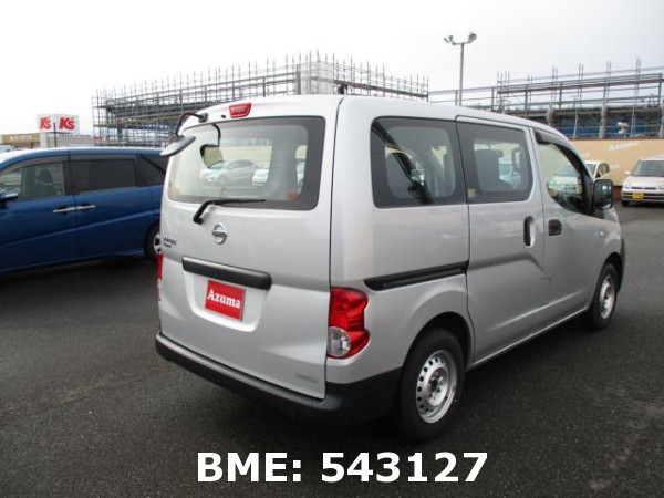 NISSAN NV200