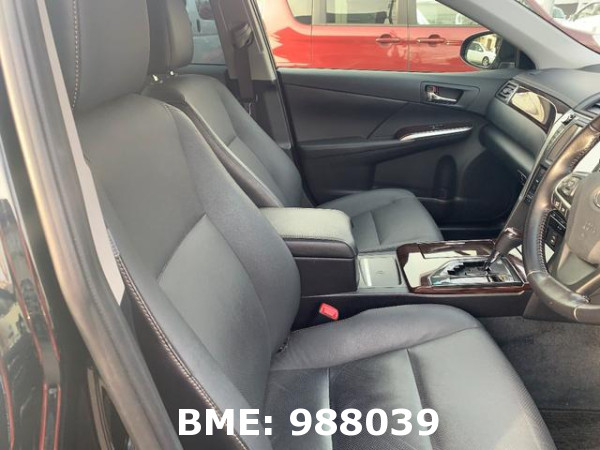 TOYOTA CAMRY (HYBRID LEATHER PACKAGE)