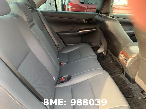 TOYOTA CAMRY (HYBRID LEATHER PACKAGE)