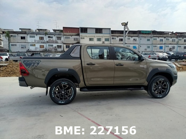 TOYOTA DOUBLE CAB 4WD AT