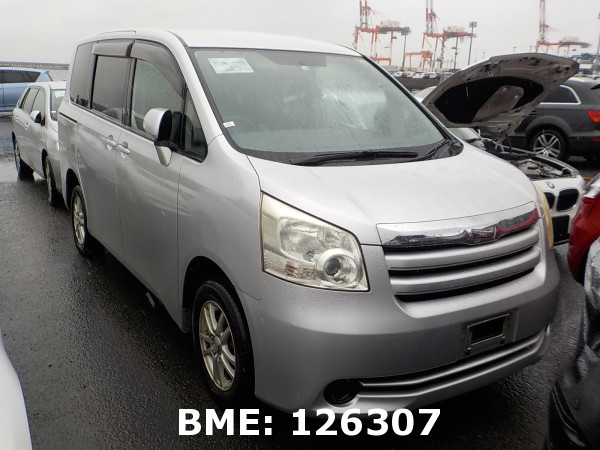 TOYOTA NOAH X