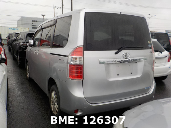 TOYOTA NOAH X