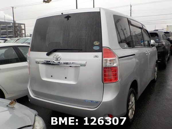 TOYOTA NOAH X