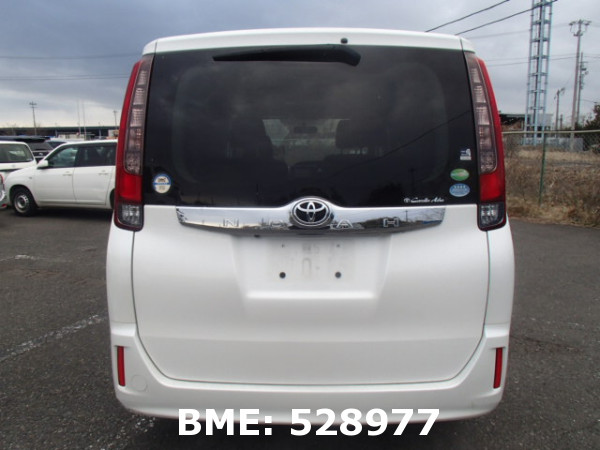 TOYOTA NOAH X