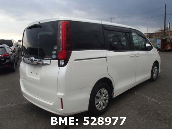 TOYOTA NOAH X