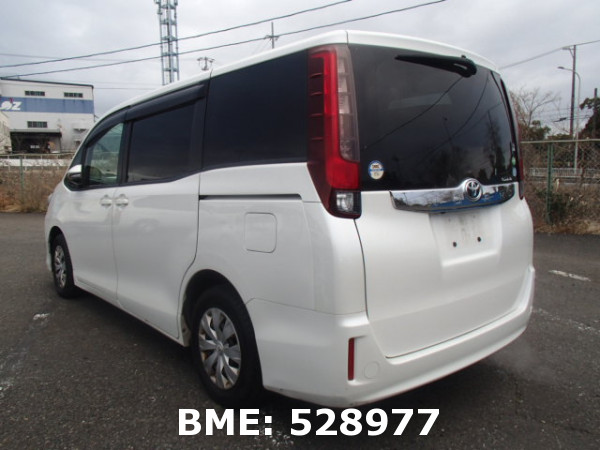 TOYOTA NOAH X