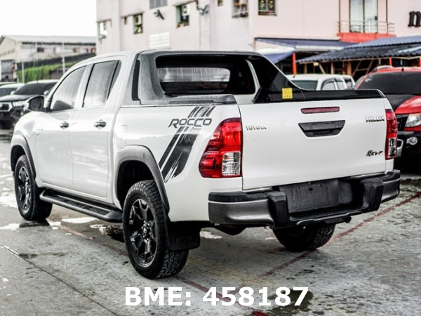 TOYOTA HILUX 2.8