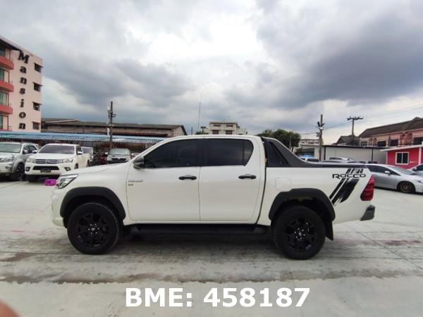 TOYOTA HILUX 2.8