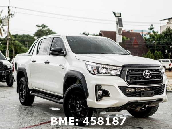 TOYOTA HILUX 2.8