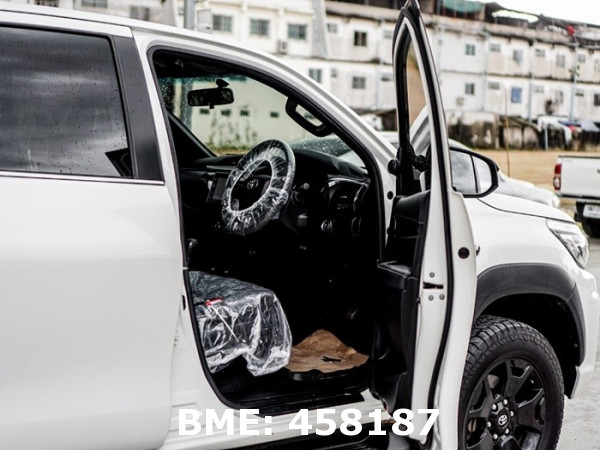 TOYOTA HILUX 2.8