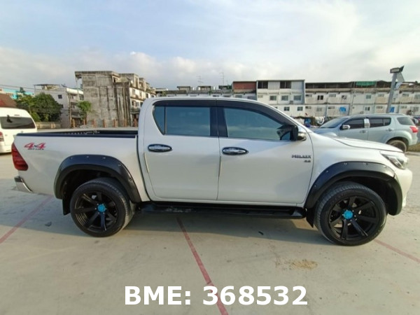 TOYOTA HILUX 2.8