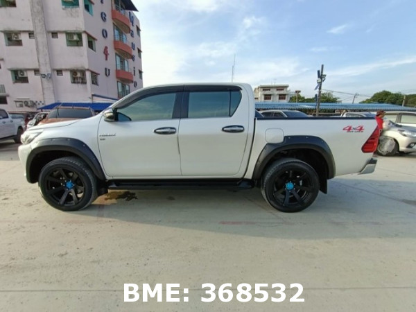 TOYOTA HILUX 2.8