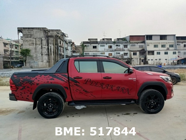 TOYOTA HILUX 2.8