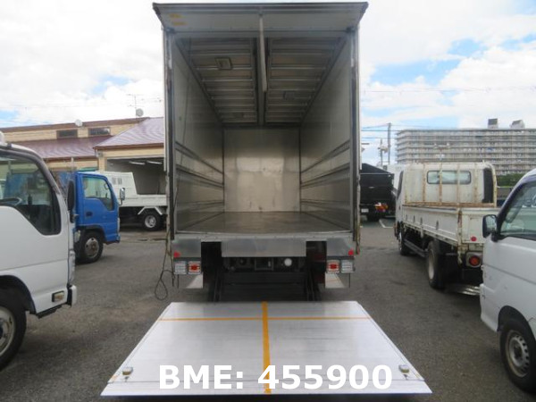 ISUZU FORWARD (Wing Box Truck)