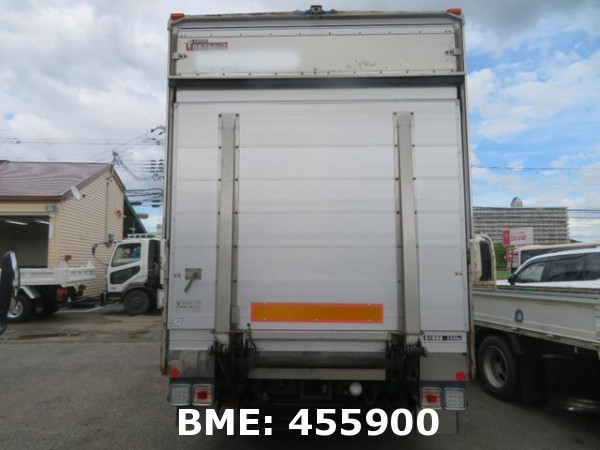 ISUZU FORWARD (Wing Box Truck)