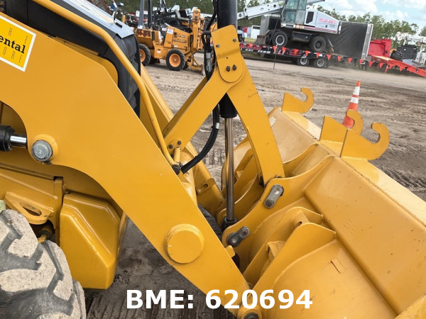 CATERPILLAR 420F2 BACKHOE LOADER