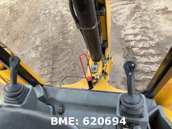 CATERPILLAR 420F2 BACKHOE LOADER