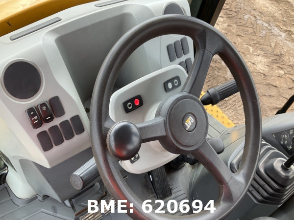 CATERPILLAR 420F2 BACKHOE LOADER