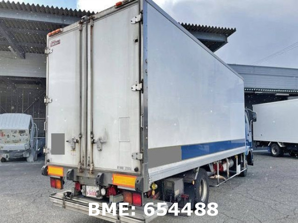 MITSUBISHI FUSO FIGHTER FREEZER & REFRIGERATOR