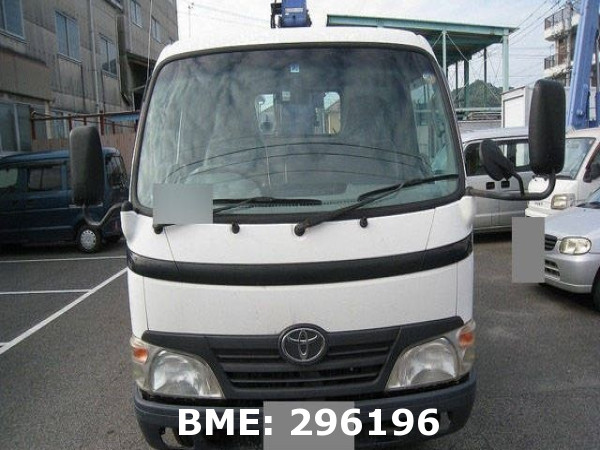 TOYOTA DYNA CRANE TRUCK