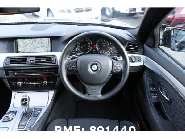 BMW 5 SERIES 523i M-SPORT