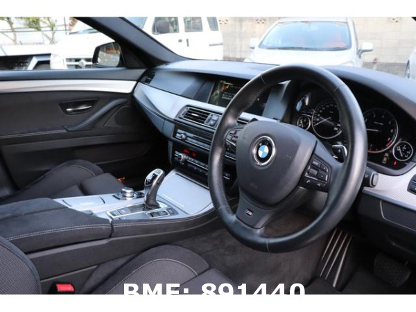 BMW 5 SERIES 523i M-SPORT