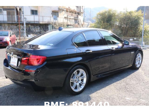 BMW 5 SERIES 523i M-SPORT