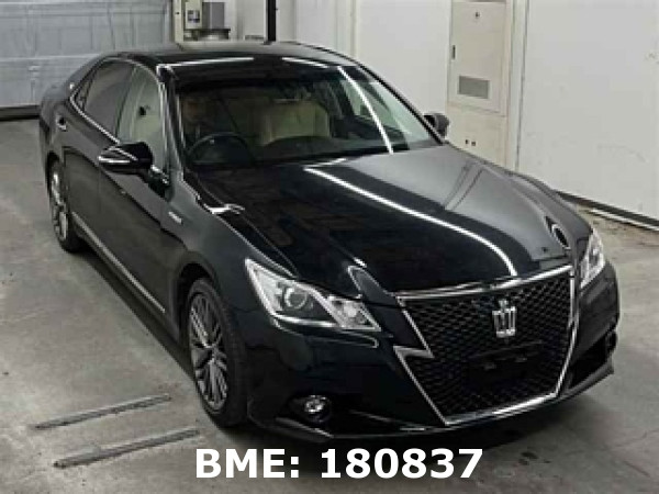 TOYOTA CROWN ROYAL SALOON