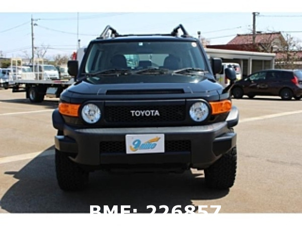 TOYOTA FJ CRUISER