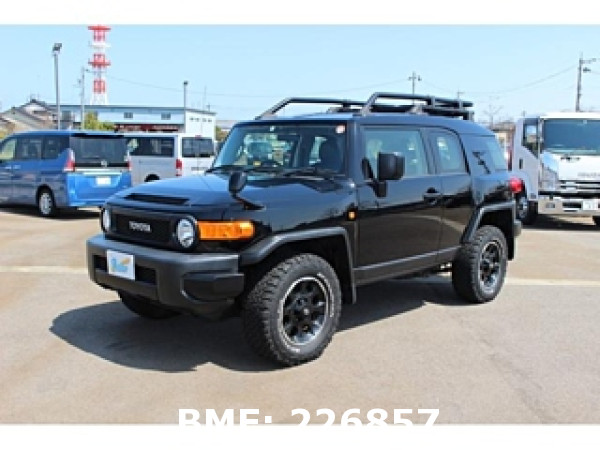 TOYOTA FJ CRUISER