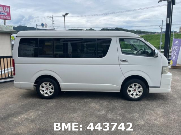 TOYOTA HIACE