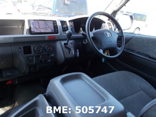 TOYOTA HIACE