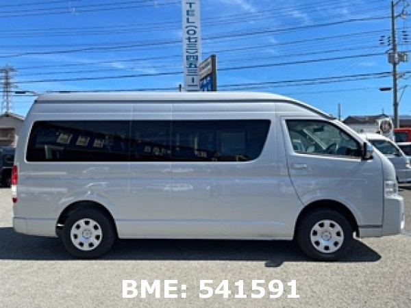 TOYOTA HIACE COMMUTER