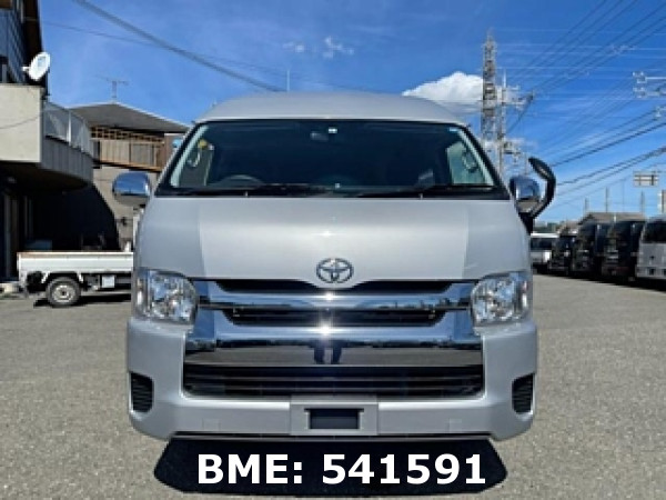 TOYOTA HIACE COMMUTER