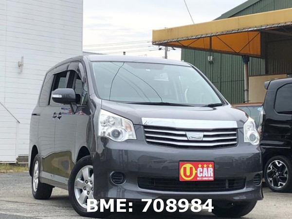 TOYOTA NOAH