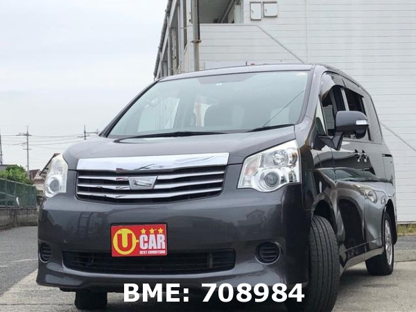 TOYOTA NOAH