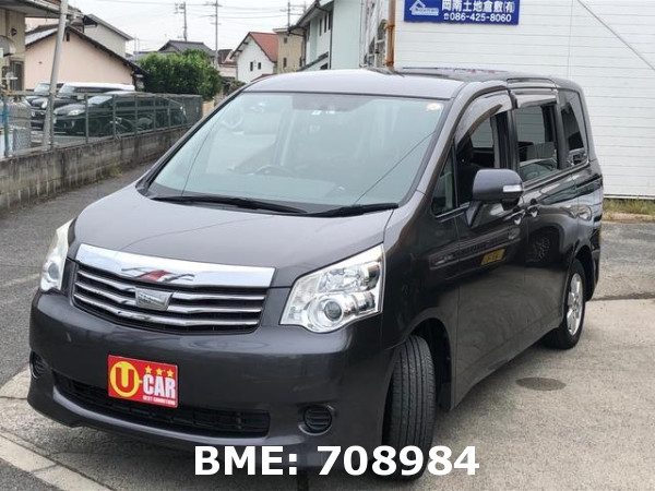 TOYOTA NOAH