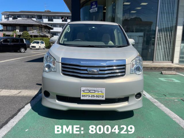 TOYOTA NOAH