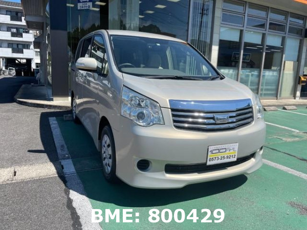 TOYOTA NOAH