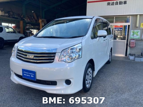 TOYOTA NOAH