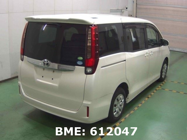 TOYOTA NOAH