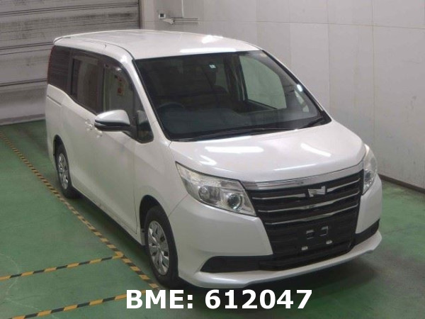 TOYOTA NOAH